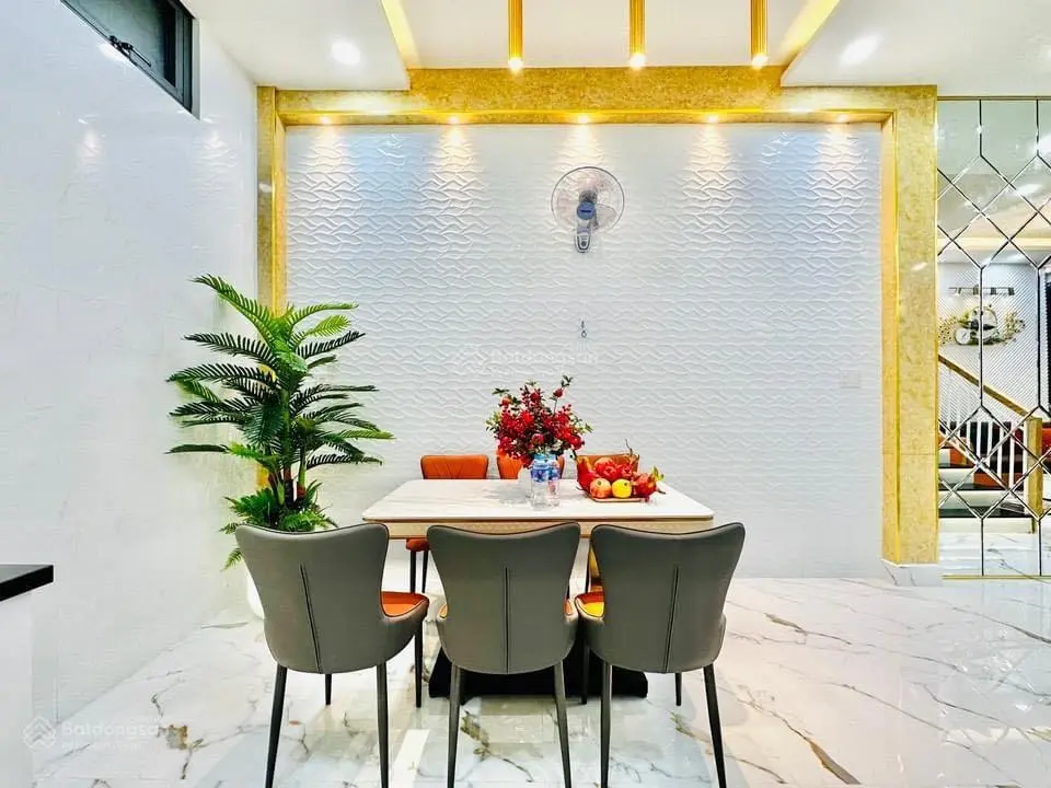 Nhà đẹp 1 Trệt 2 Lầu ngay Trương Thị Hoa, Quận 12. Giá: 2 Tỷ 090 / 55m2. Hẻm 6m thông