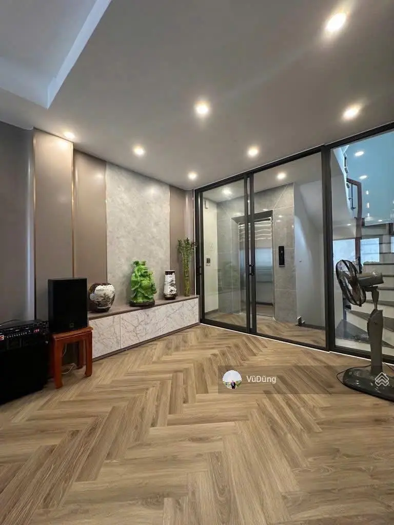 Bán nhà Bồ Đề, Long Biên Dt 62M2, 6 Tầng, Mặt tiền 4.2M, Gara, Thang máy, ô tô thông, Full nội