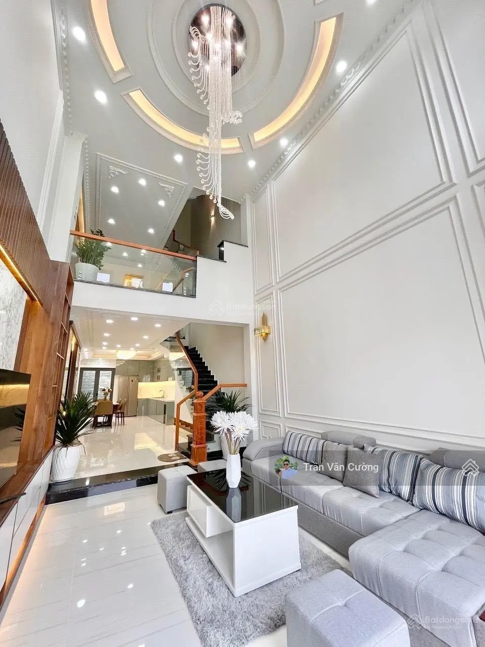Nhà siêu đẹp ở ngay 4,5 tầng, sân trước rộng rãi, tặng full nội thất, Thủ Đức, nhỉnh 10 tỷ
