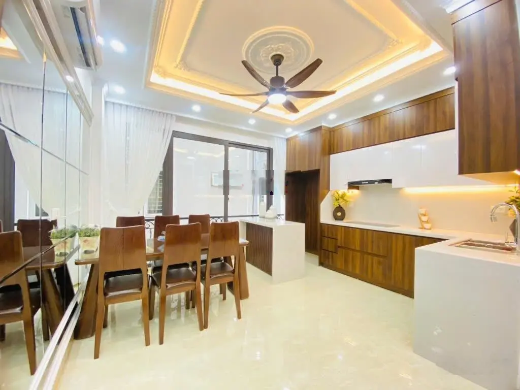 Bán nhà 5 tầng phố cổ nhuế - nội thất cao cấp - sổ vuông nét - giá hơn 9 tỷ