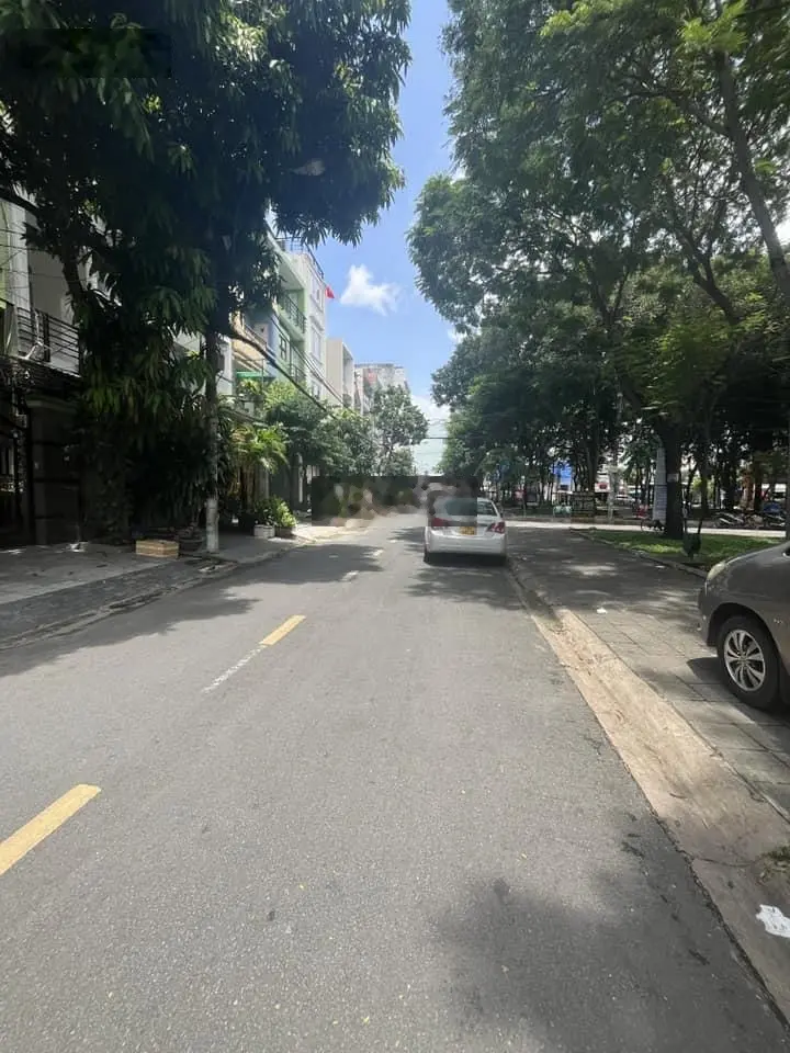 Bán nhà khu Tên Lửa, MT đường Số 24, 4.5 x 20m, 3.5 tấm, giá 11.7 tỷ. giá tốt (đối diện công viên)