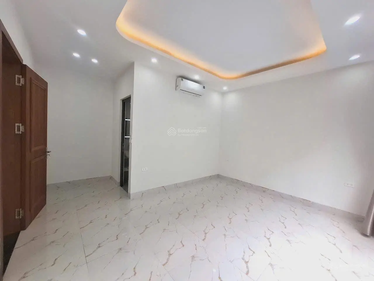 Nhà mới đường 18m - mỗ lao vị trí siêu đẹp 5 tầng thang máy - mt 6.4m