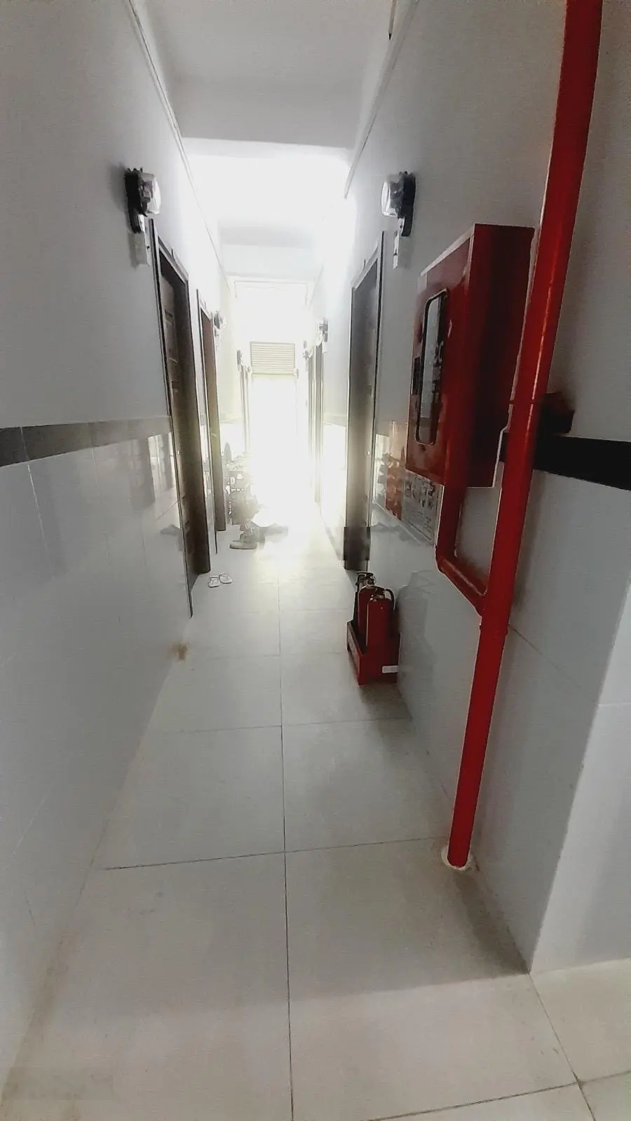 Bán căn hộ dịch vụ, ngay mặt tiền đường số 30, linh đông - 300m2 - 4 tầng, 1 hầm - 49 phòng