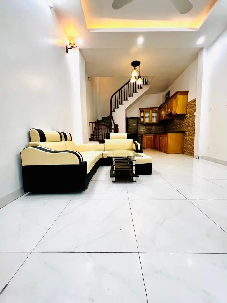 Bán gấp nhà mới 4 tầng full NT 33m2, MT 3,8m giá 2.45 tỷ gần trường Phenika, ngõ nông, thông