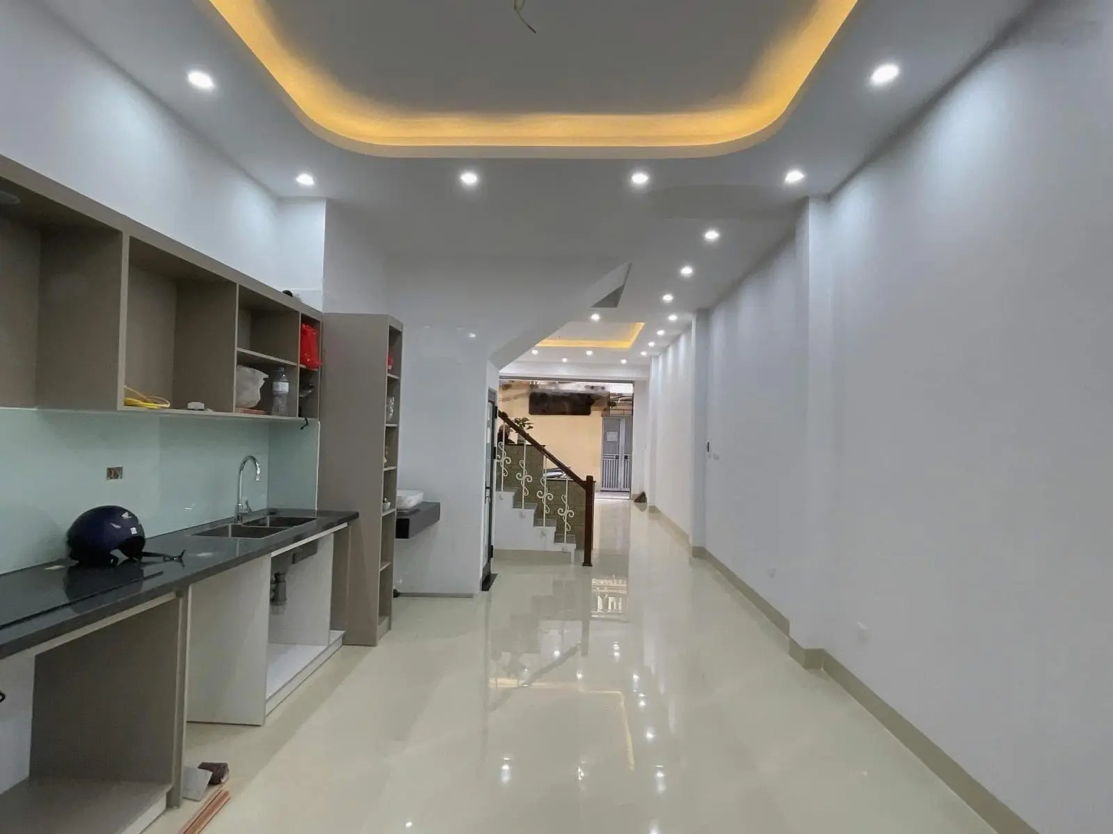 Nhà mặt ngõ kinh doanh phố Trần Duy Hưng, Cầu Giấy. DT 60 m2, 5T, mặt tiền 4,2m. SĐCC, giá 15,6 tỷ