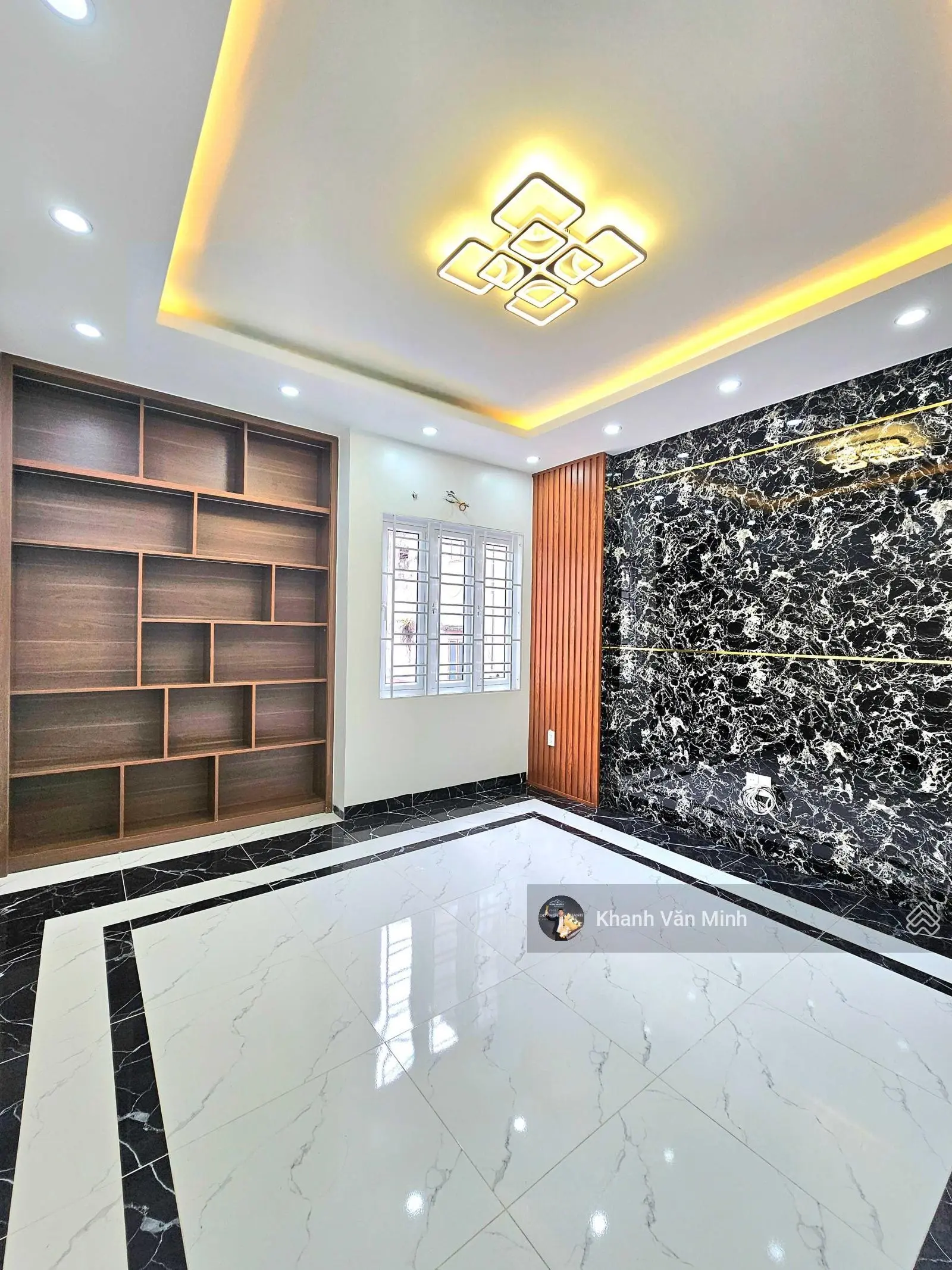 Bán nhà mặt ngõ Chợ Hàng, Hồ Sen độc lập 4 tầng giá rao 5 tỷ 450 triệu