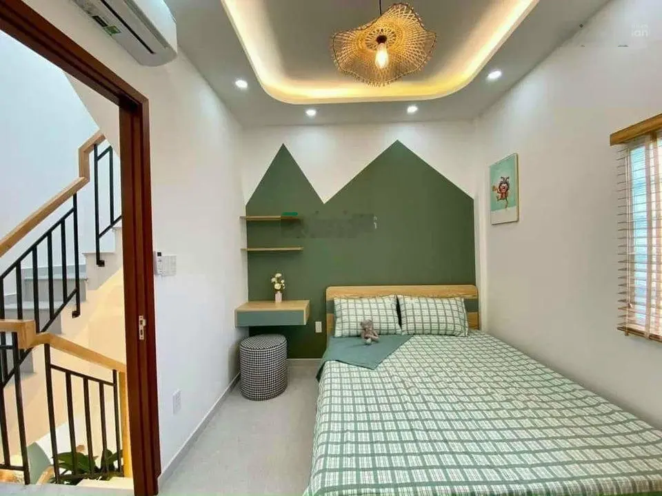 Cần thanh lý gấp căn nhà đường Tô Ký, Quận 12. Giá: 1.8 tỷ/63m2, có SHR. LH: 0984555724