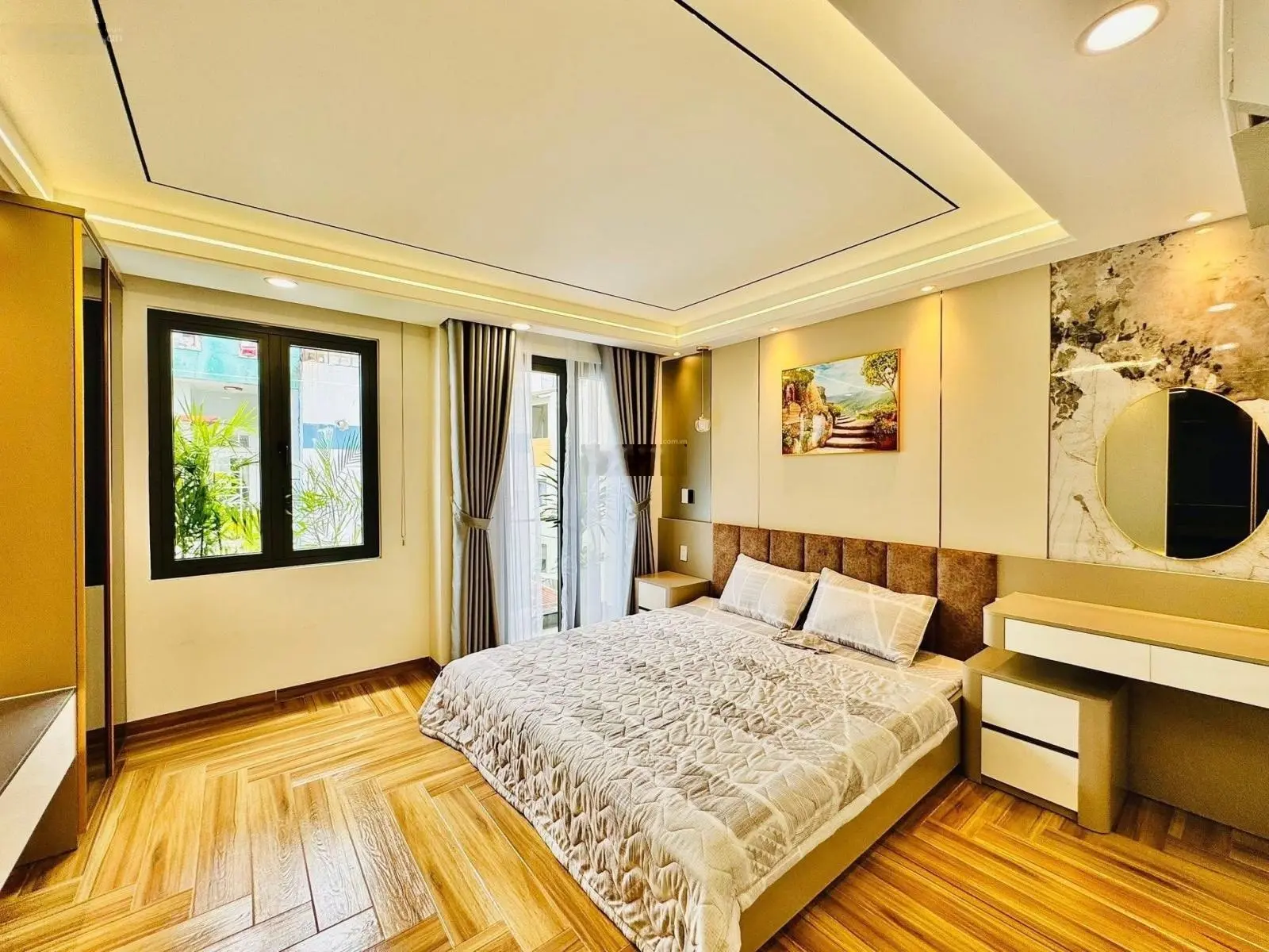 Bán nhà 67m2 - 6,1 tỷ, tiện xây mới để ở hoặc cho thuê, ngay Khánh Hội, Quận 4, sổ hồng riêng