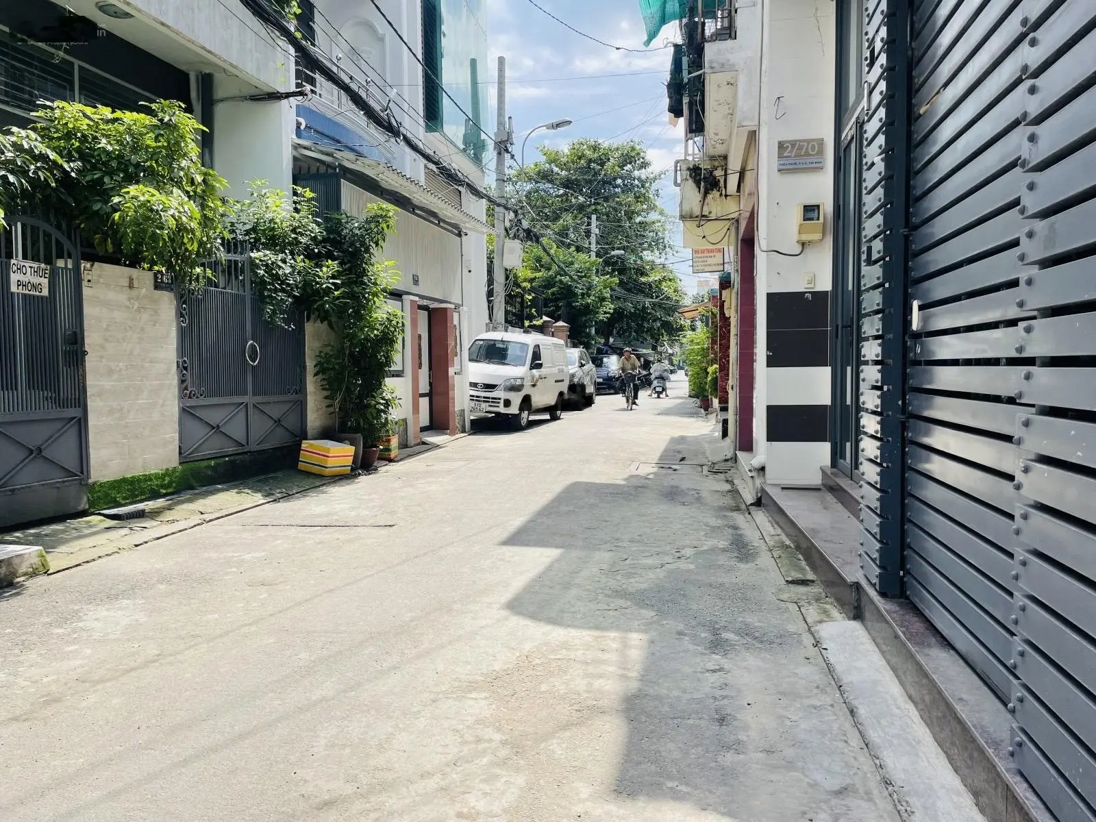 Bán nhà Thiên Phước, sát vách Q10, (4.2x10) nở hậu 4.6m, 2 tầng mới, 1 căn ra hẻm ôtô, Chỉ 5tỷ25 TL
