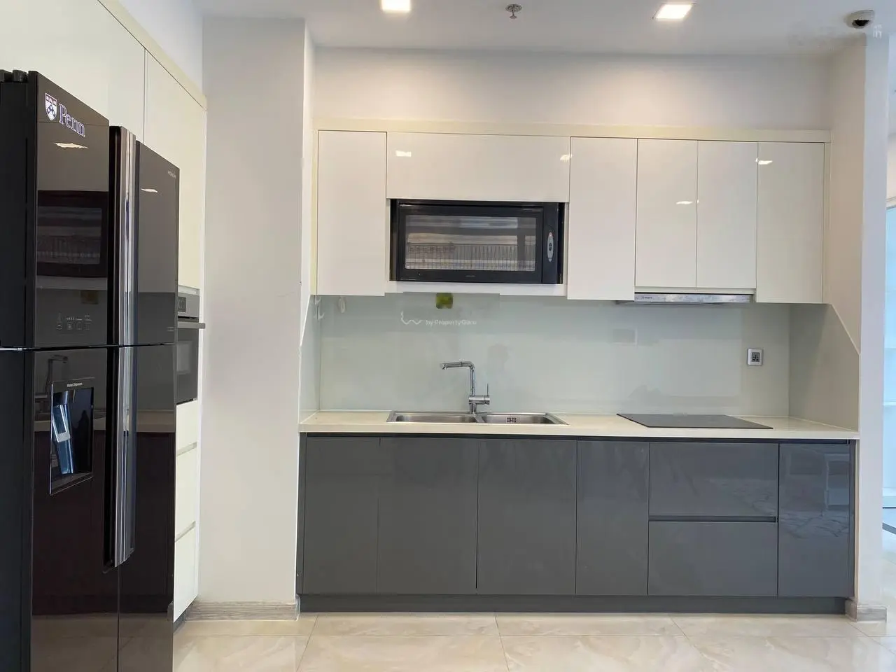 Sang sổ liền tay cần bán nhanh căn hộ Vinhomes Golden River 2PN 9,8 tỷ 79m2