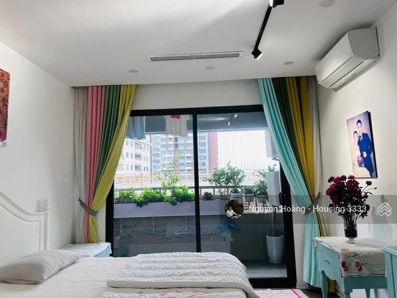 Bán căn hộ tại Hapulico Complex 117m2, 4 pn giá tốt 9,5 tỷ vnd, tầng trung thoáng mát, sổ đỏ sẵn