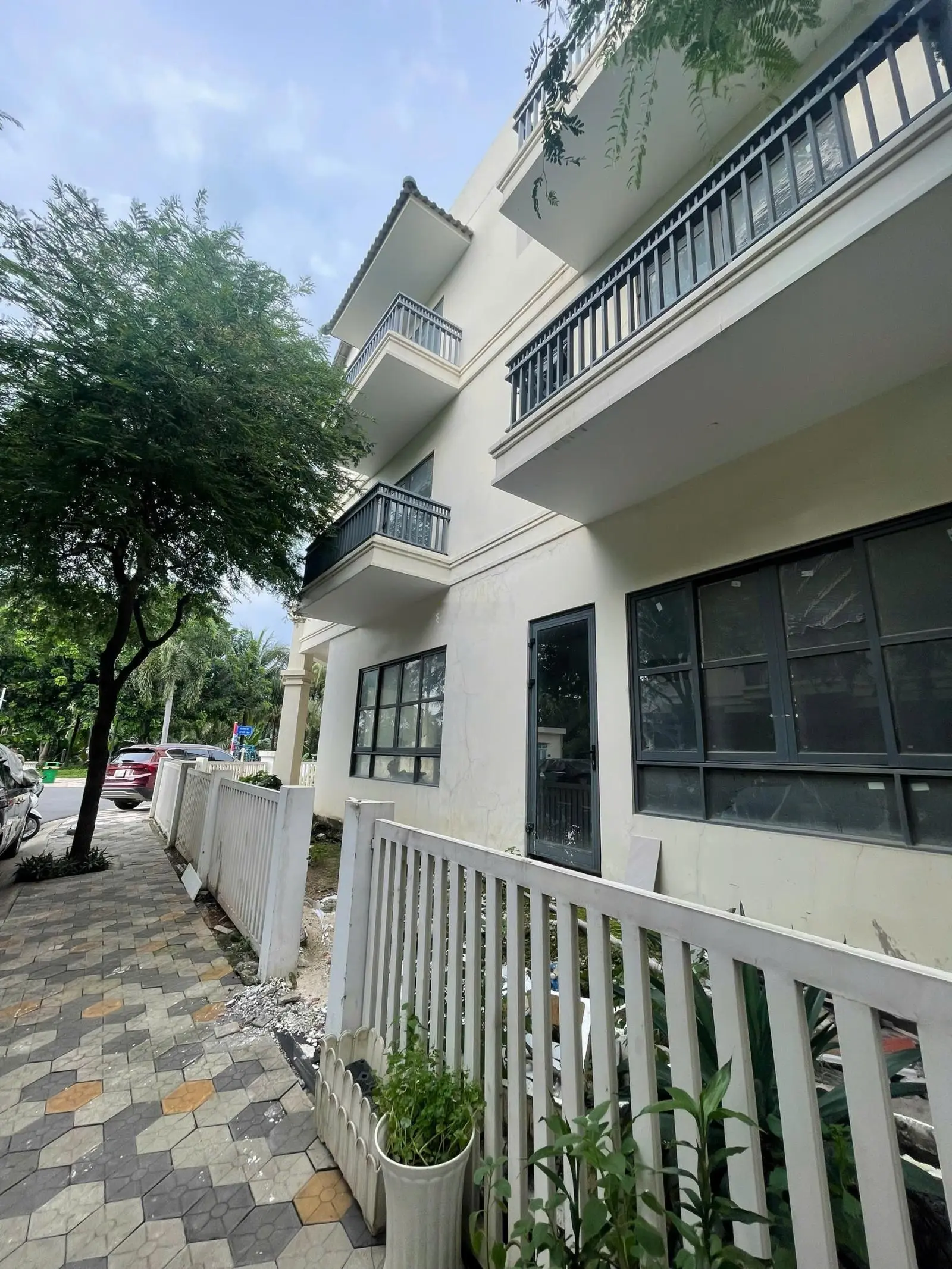 CẦN BÁN BIỆT THỰ SENTURIA 150M CĂN GÓC 2 MẶT VIEW CÔNG VIÊN CHÍNH CHỦ