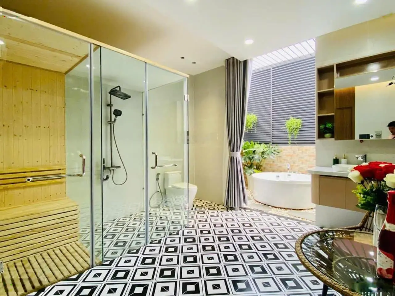2 Căn siêu phẩm mặt tiền, Nguyễn Văn Khối P11, 4m x 19m. 5 lầu - thang máy=14 tỷ