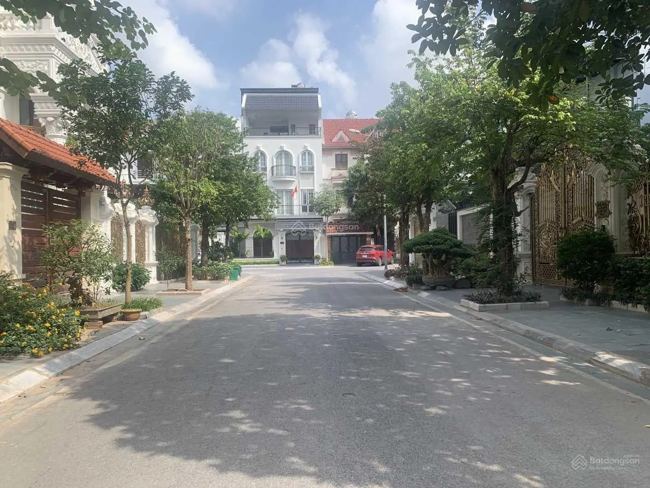 Chuyển nhượng gấp căn biệt thự Long Biên - Khu BT7- khu Đô thị Việt Hưng- Long Biên