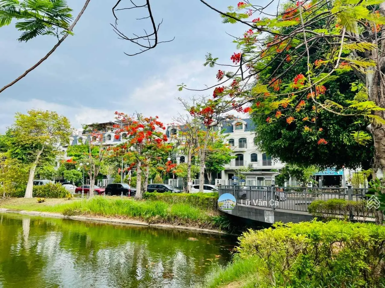 Bán gấp nhà phố Lakeview City 1 căn duy nhất full nội thất giá chỉ 13 tỷ 3 lầu 4PN LH 0907 860 ***