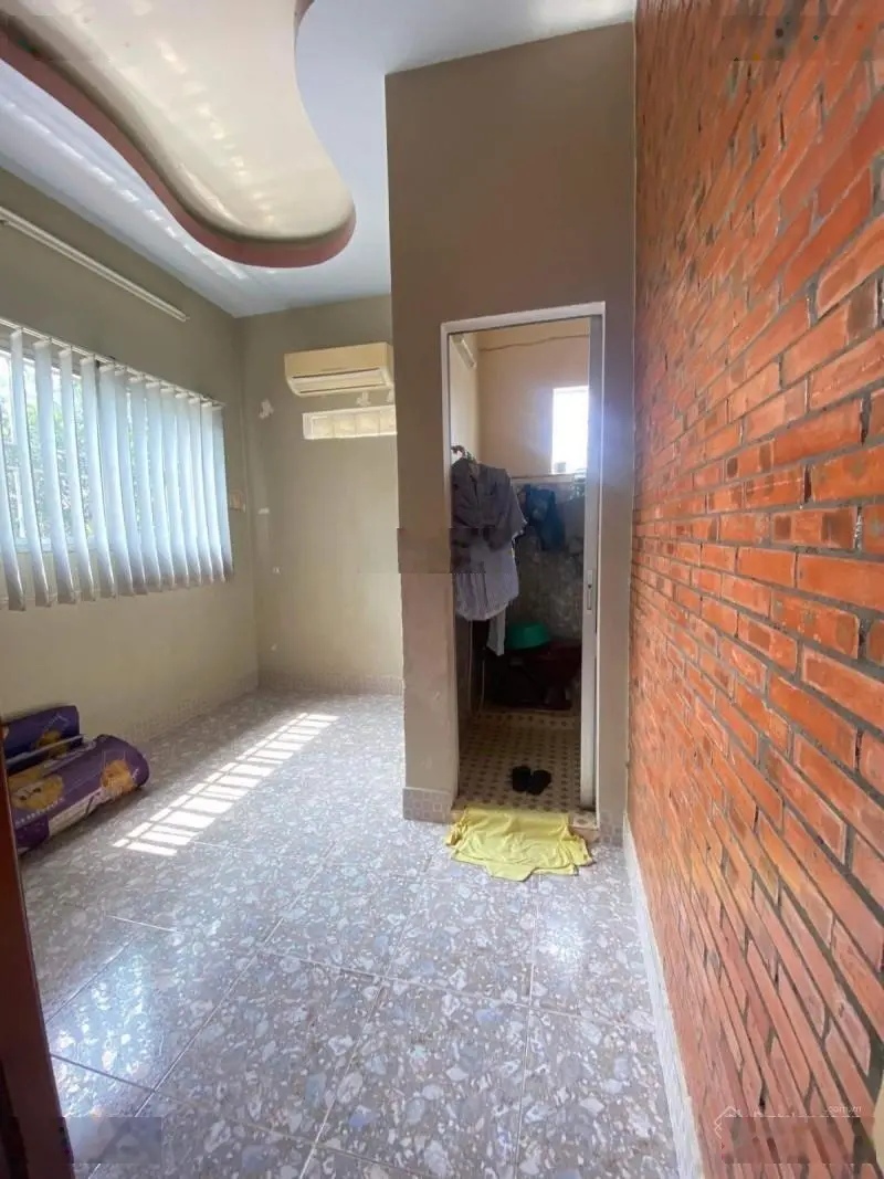 Tin thật: Nhà 2 tầng cũ, hẻm xe hơi thông, 5.5x21m không QH, mộ Bình Chiểu, Thủ Đức