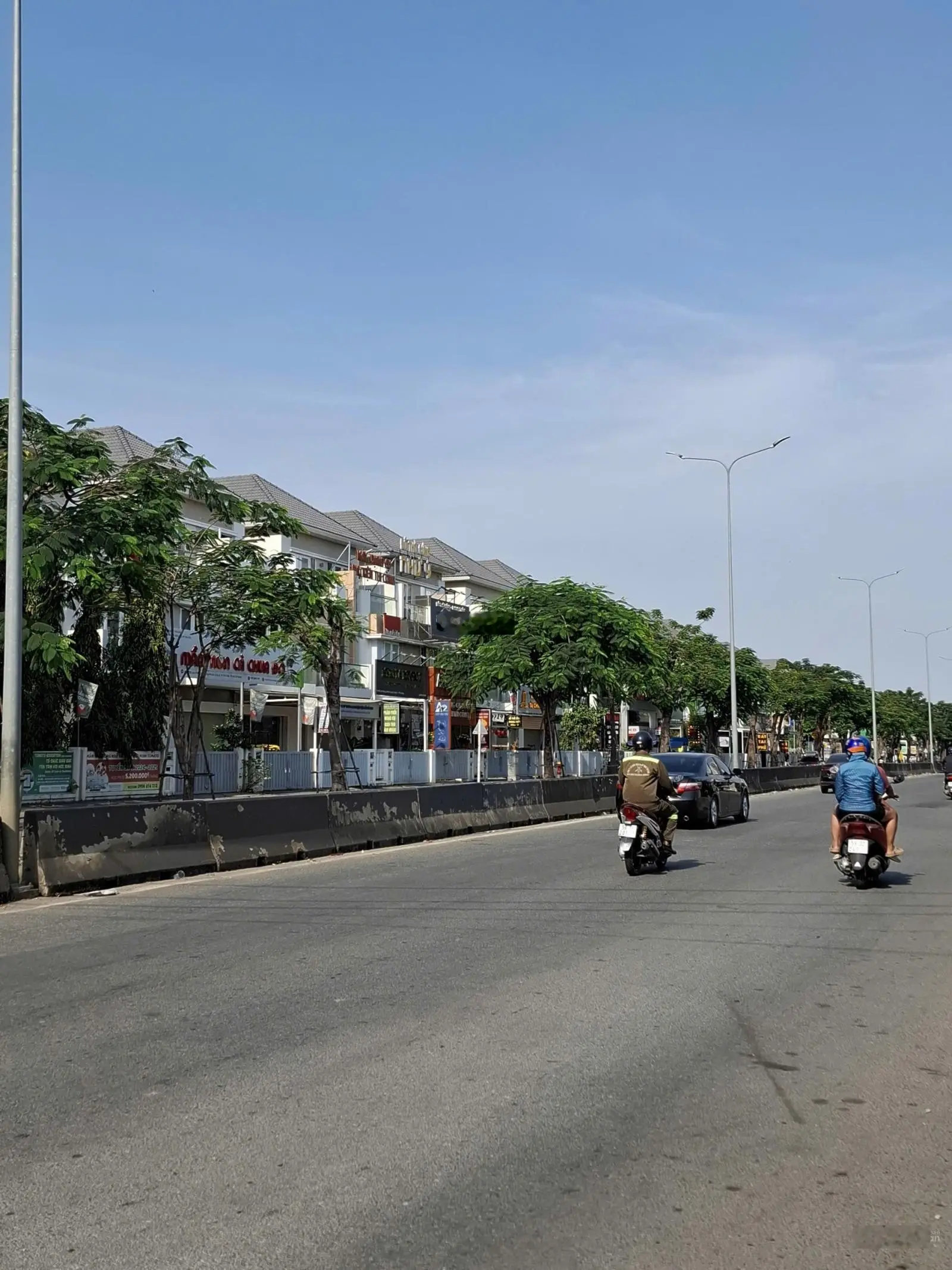 Bán nhà mặt tiền đường Liên Phường, Quận 9, giá 25 tỷ