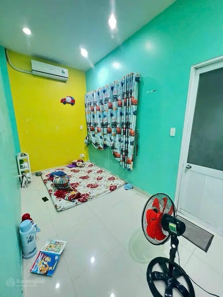 3 tang be ngang 5 m đường xe hơi thị trấn nhà bè gan cau phu xuan giá 5 ty hon xiu