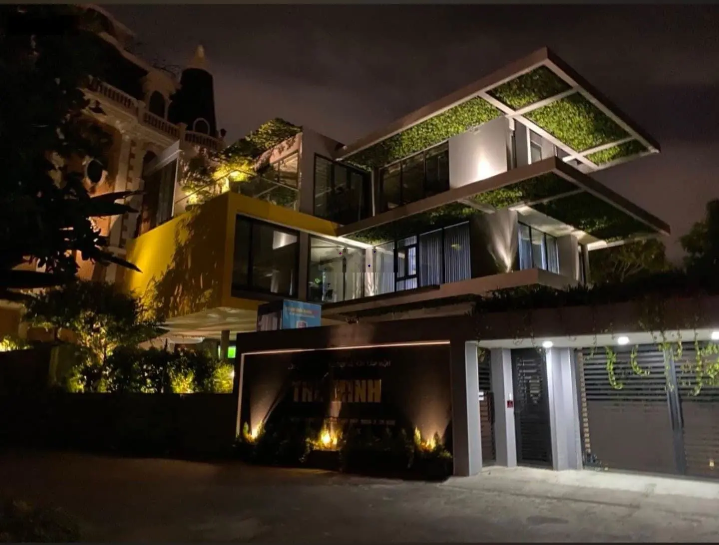 Hót hót hót giảm mạnh 40 tỷ chốt trong tháng 4 này. Villa Nguyễn Văn Hưởng 430m2 hầm 3 tầng cao cấp