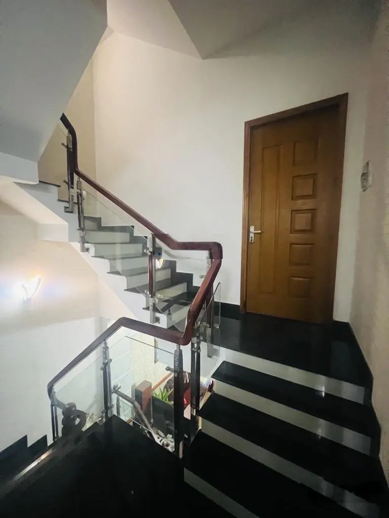 Bán nhà Khánh Hội Quận 4 - hẻm ôtô - 6 tỷ - 4 Tầng - 48m2 - Tiện kinh doanh