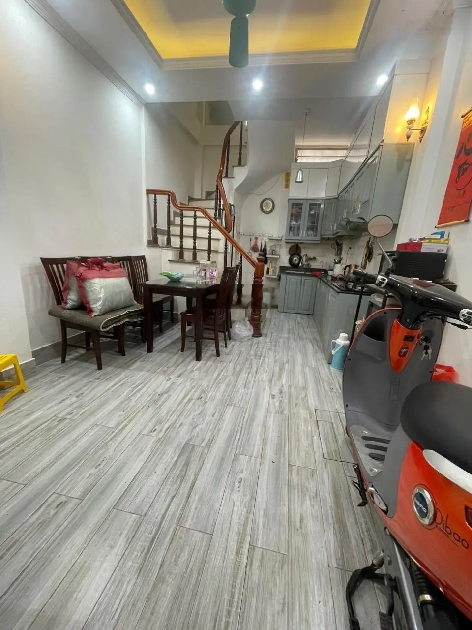 BÁN NHÀ MẶT PHỐ LÊ VĂN HƯU , HAG NỘI. VỊ TRÍ TRUNG TÂM QUẬN HBT, Tiễn ích xung quanh bạt ngàn