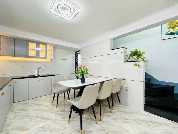 Ngộp! Giảm 250tr căn nhà Nguyễn Thiện Thuật,F3, Quận 3 giá chỉ 4tỷ960/56,7m2. Ngang 4,2m. Sổ đủ
