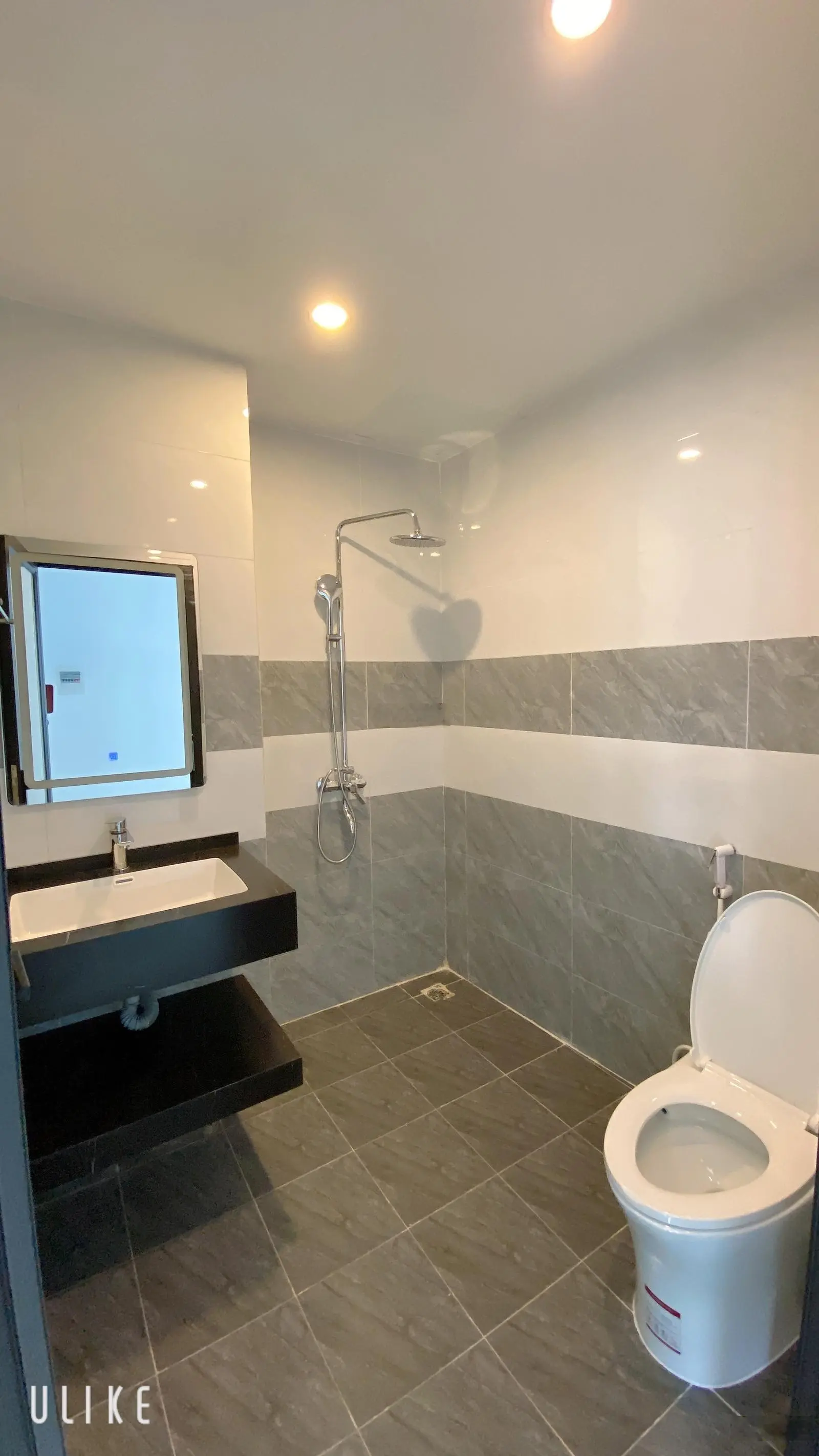 Chỉ nhỉnh 6 tỷ có ngay nhà mới kong 32m 5 tầng tại Tây Mỗ, ngõ nông rộng thoáng, cách đường ô tô 40