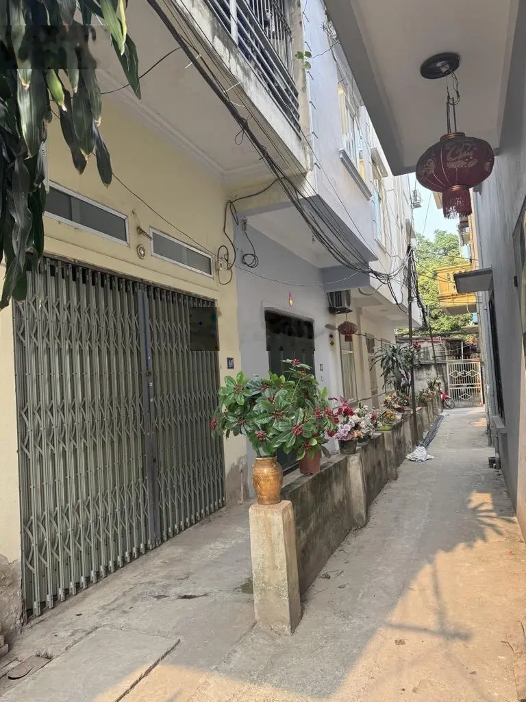 5.5 tỷ có nhà 37m2 (bán đất là chính) ngay thcs LÊ LỢI- điểm trường và Chợ HÀ ĐÔNG- CẦU TRẮNG