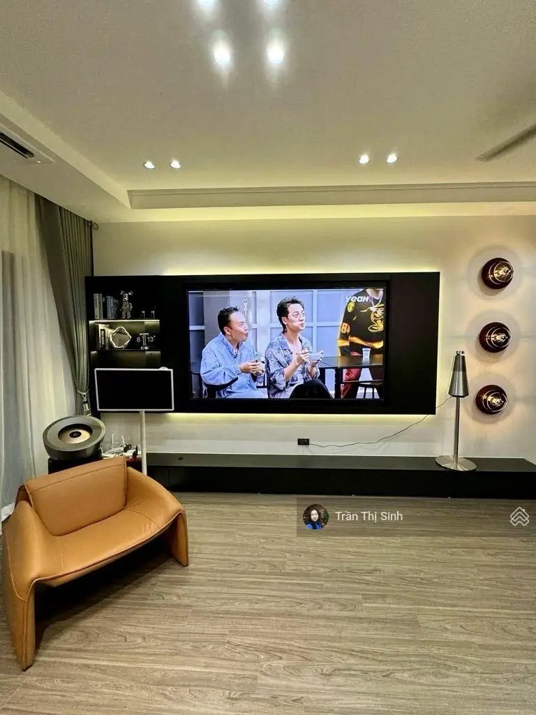 Tặng nội thất bạc tỷ. Nhà phố Ngọc Lâm ô tô ngủ trong nhà, ~ 50m2 chỉ 10.8 tỷ
