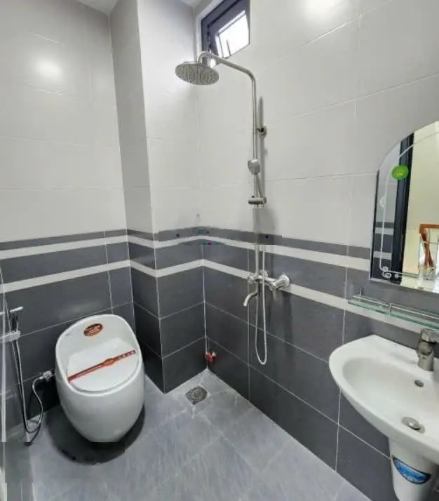 Nhà mới, hẻm to ngay trên Đ. Nguyễn Thị Thập, Q. 7 gia 2ty5 DT 60m2, SHR