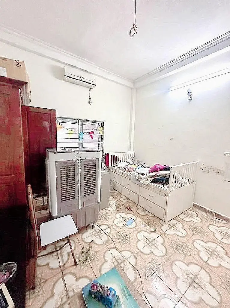 Hồ Tùng Mậu , 65m2 , 4 tầng , chủ cần tiền giảm mạnh 1 tỷ , giá mới 8,9 tỷ . gần 5 đh lớn .