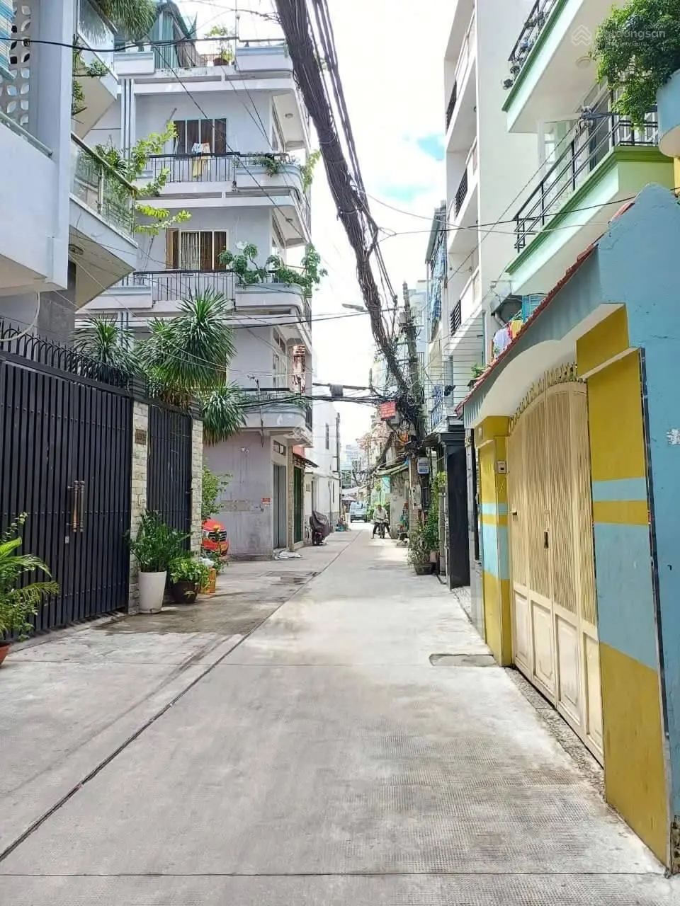 CẦN BÁN CĂN NHÀ HOÀNG PHAN THÁI - thuận tiện kinh doanh buôn bán - SHR- 2 tỷ 950