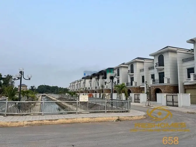 Biệt thự xây thô 1 trệt 2 lầu 200m2 khu dân cư Bửu Long 3 chỉ 9,45 tỷ