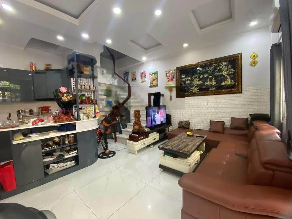 Chủ gửi bán gấp nhà Thành Thái, hẻm rộng xe hơi quay đầu !!!