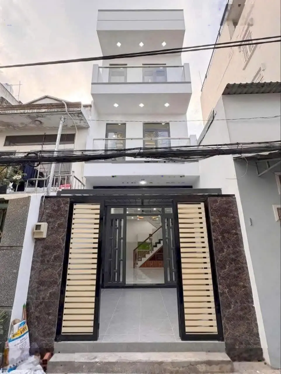 Nhà khánh hội q4- 4 tầng- 40m2 - sát mặt tiền - ko qh-chỉ 5 tỷ nhỉnh