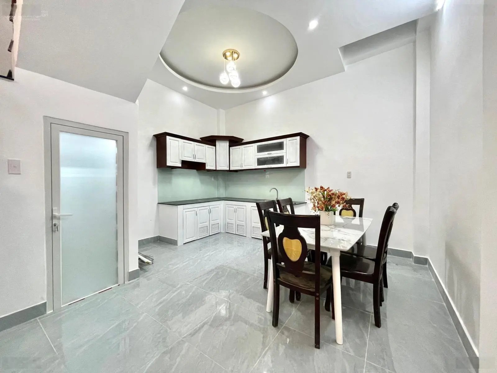 Cần bán gấp nhà 1trệt, 1lầu ~ 54m2 (SHR). (Hình thật 100%)