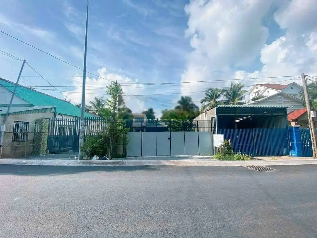 Nhà mặt tiền Bế Văn Đàn gần ngay công viên Bình Nhâm CMT8