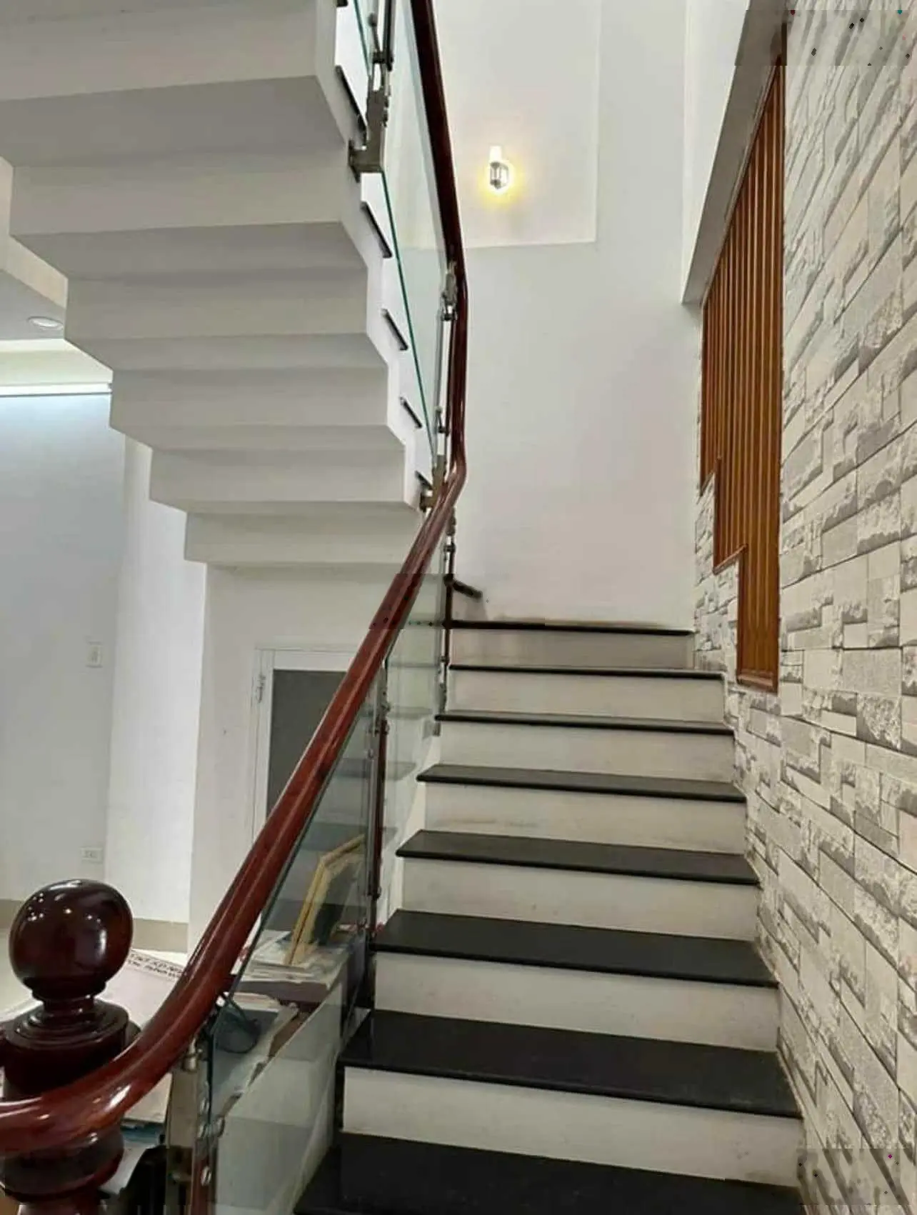 Chú Thảo cần tiền làm ăn bán nhà Đường Thái Phiên, P8, Q11. Giá 3,660 tỷ | DT 60,16m2 hẻm xe hơi