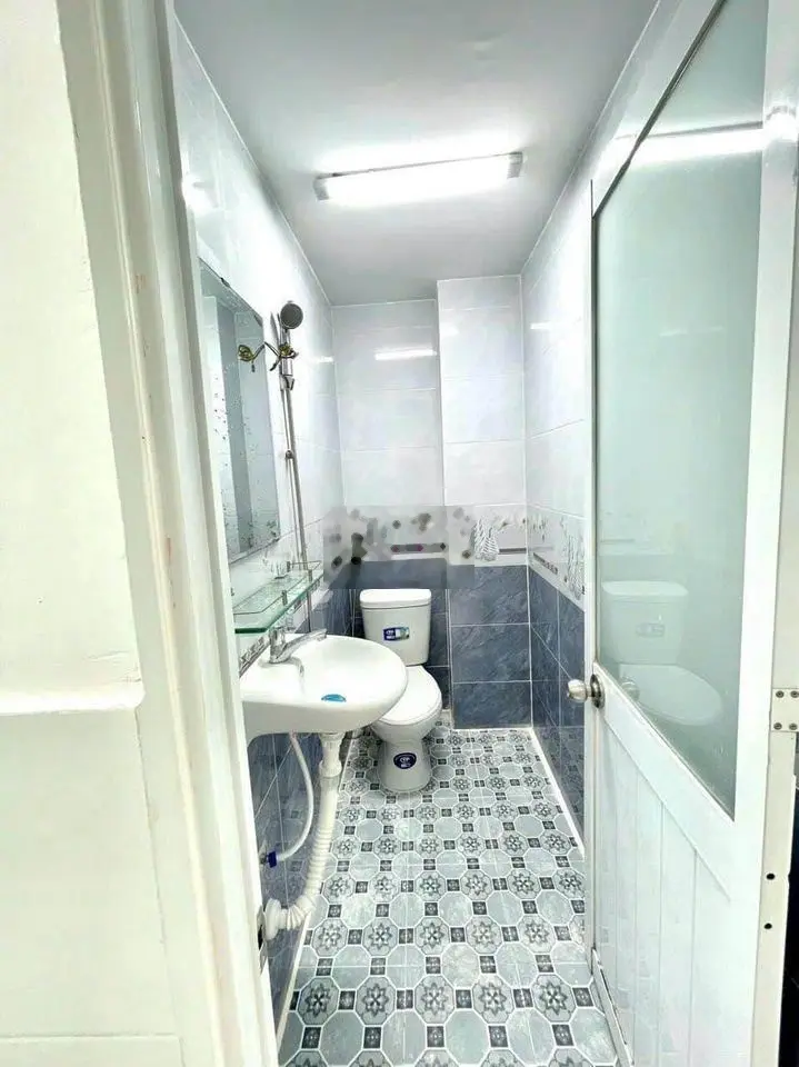 Bán nhà 970 triệu, diện tích 12m2 tại Bùi Thị Xuân, Phường 2, sổ hồng riêng