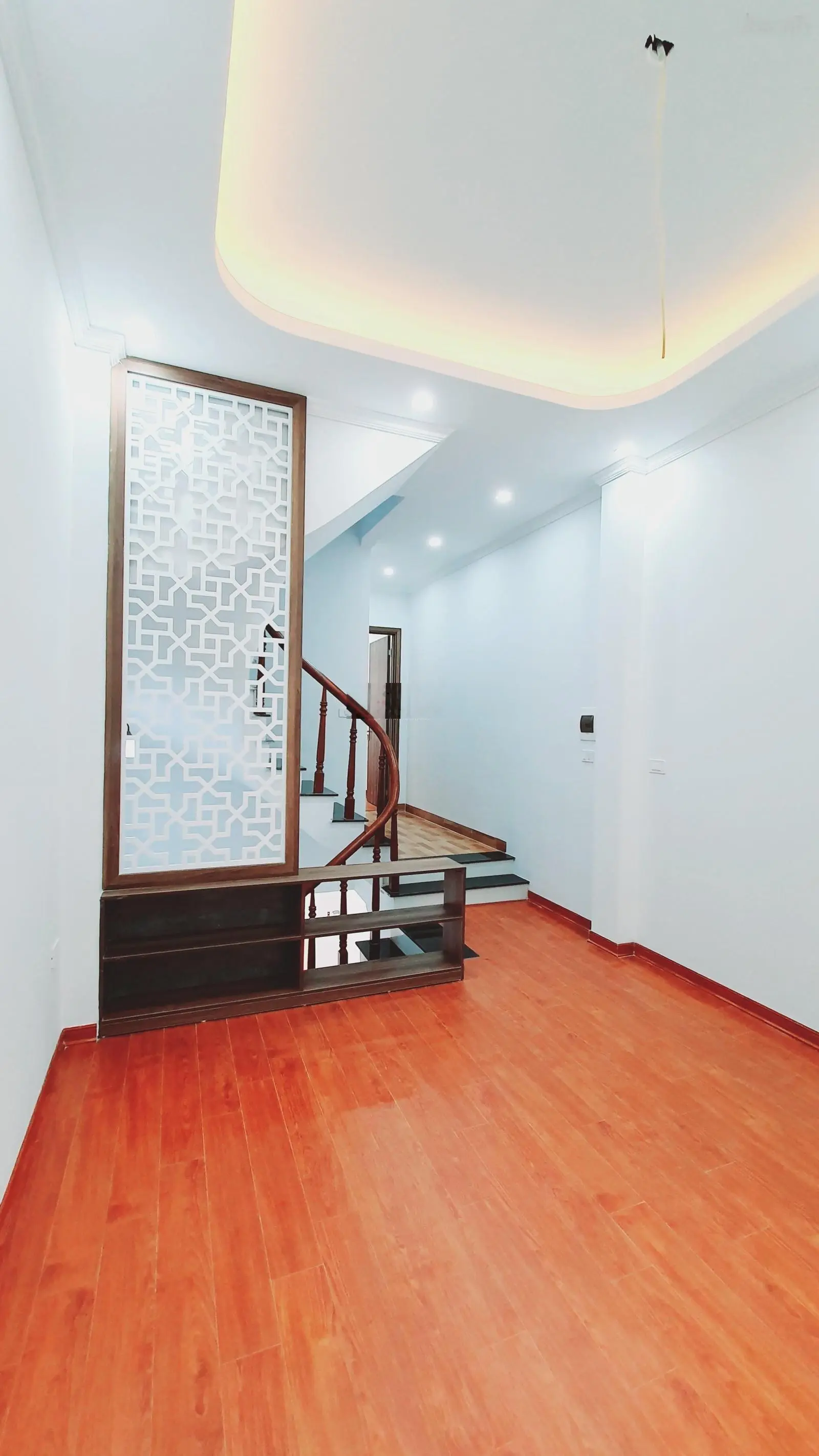 Bán hộ anh trai nhà 4 tầng hàng xóm khu đô thị Hinode Kim Chung, 4 tầng 33m2 - giá chỉ 3 tỷ 98