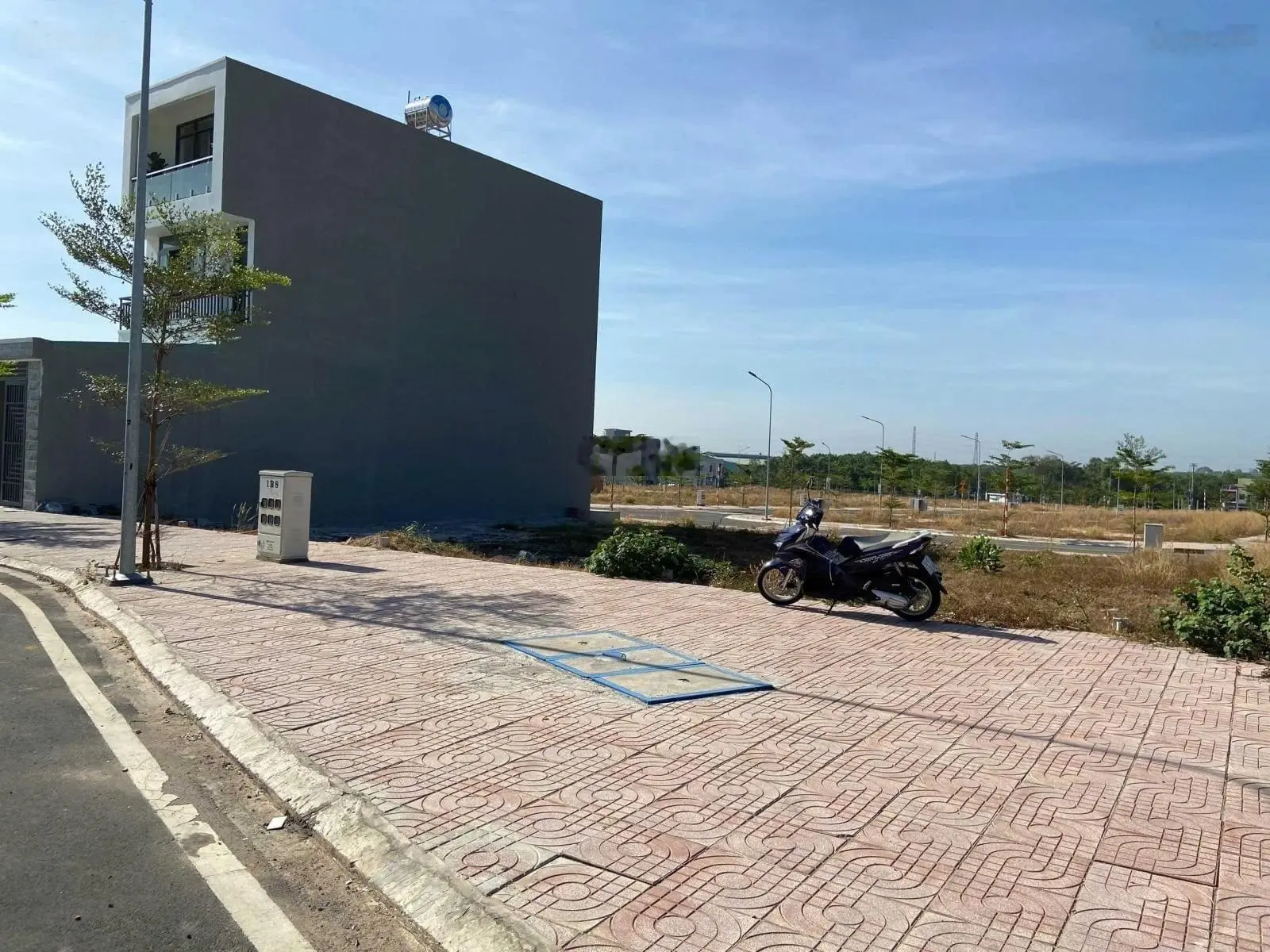 Bán gấp lô đất 75m2 SHR nằm ngay đường Nguyễn Trãi, Dĩ An( Sau Lưng Vincom Dĩ An) Giá chỉ 780 Triệu