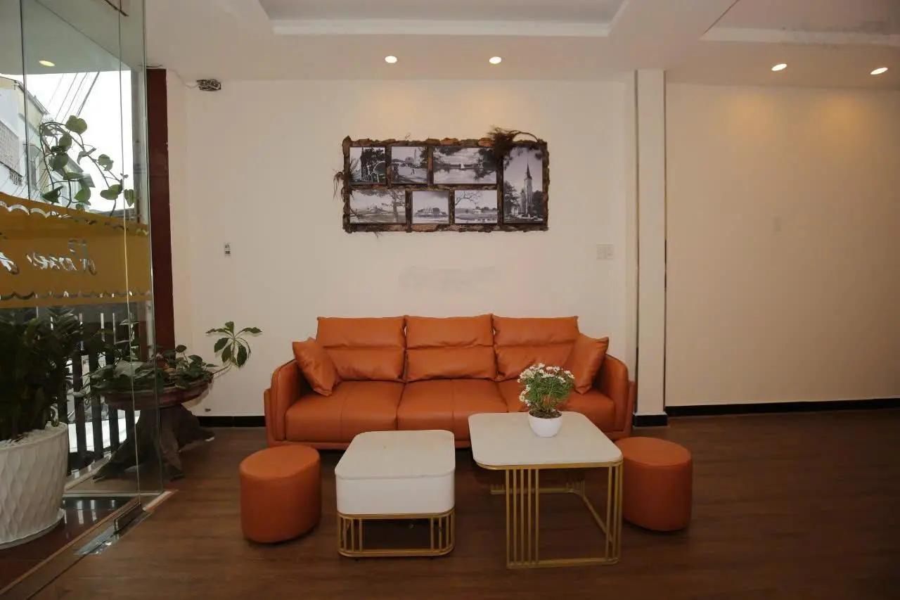 Khách sạn KQH Hoàng Văn Thụ P4 cách chợ đêm Đà Lạt chỉ 1km 4x18m 12 phòng kinh doanh chỉ 9,7 tỷ
