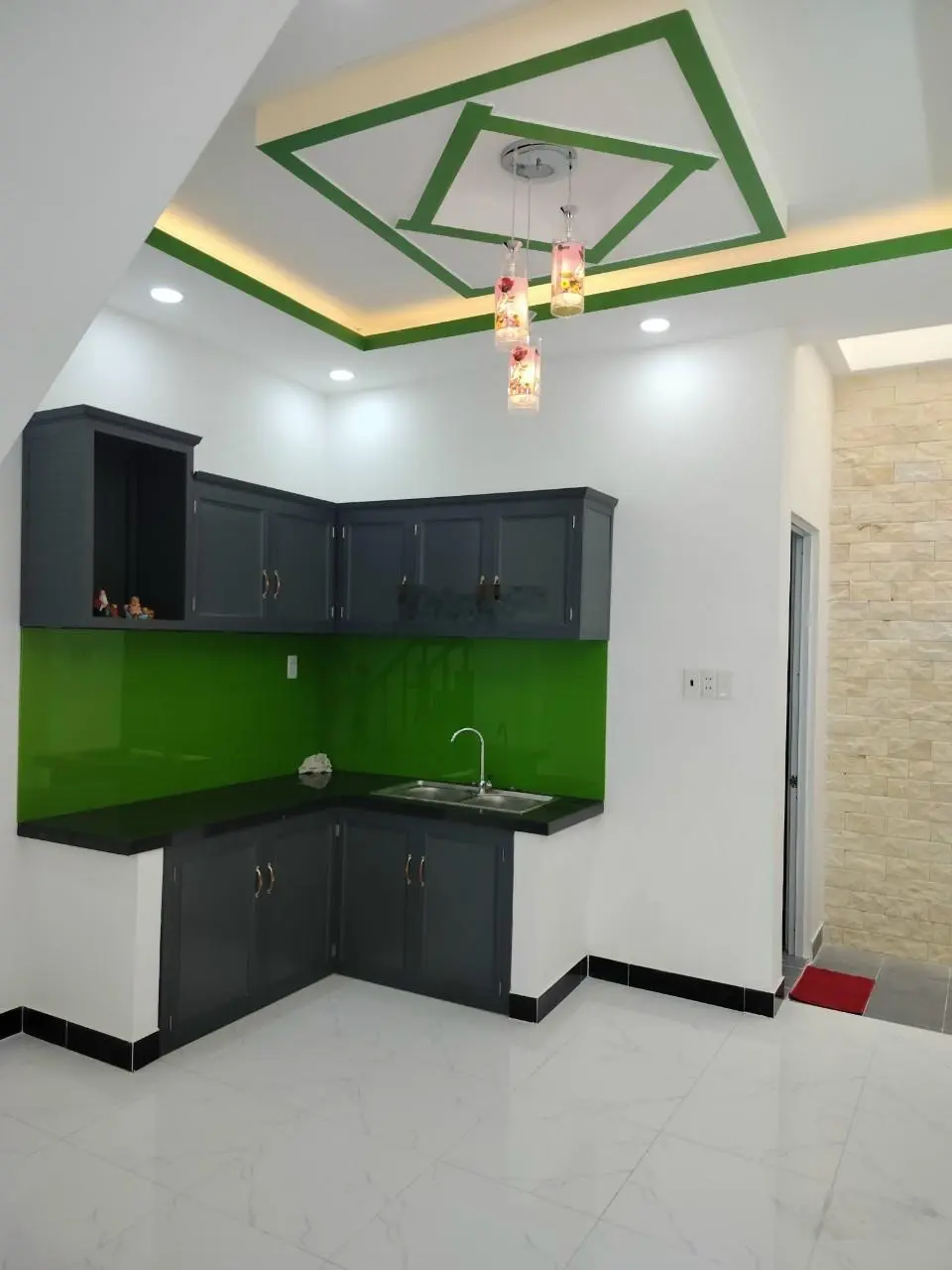 Chủ hạ giá bán nhà đúc 2 tấm bán nhanh trong tuần 2.5 tỷ nay còn 1.tỷ95 bao công chứng