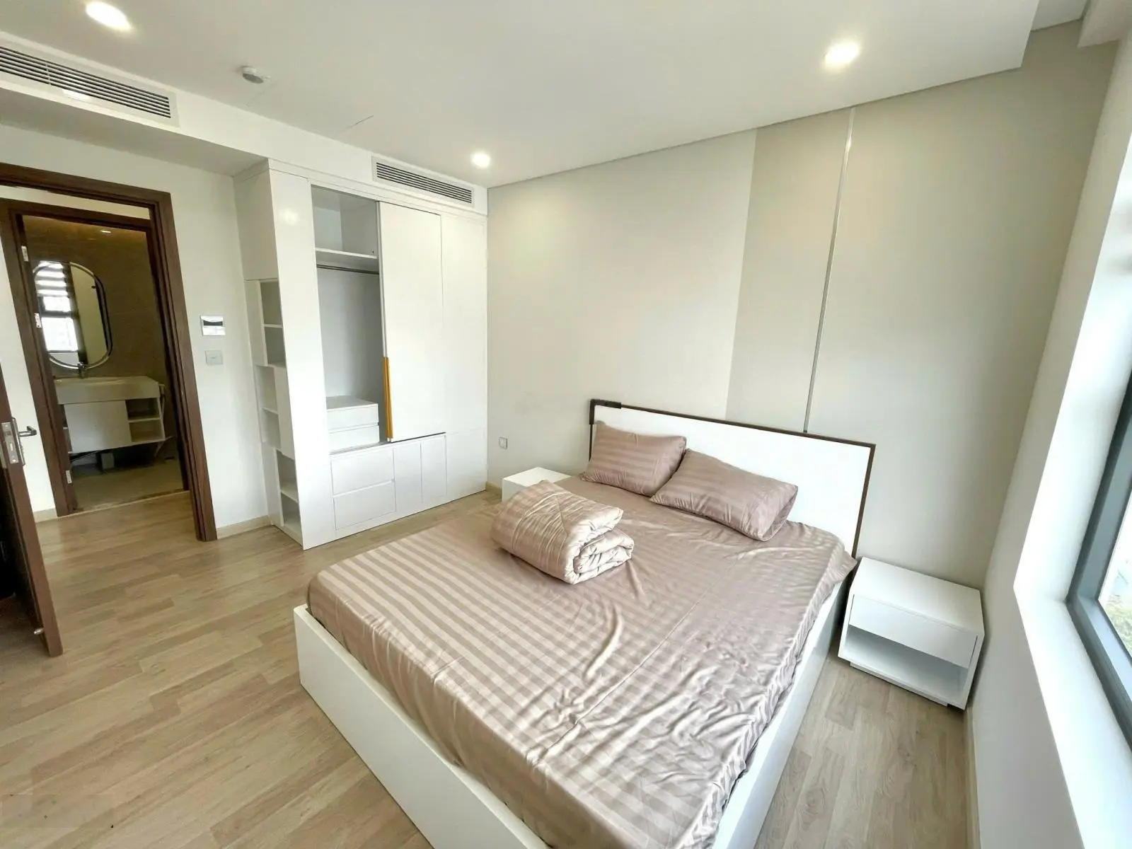 Bán căn hộ 2PN CT1 Riverside Luxury Nha Trang
