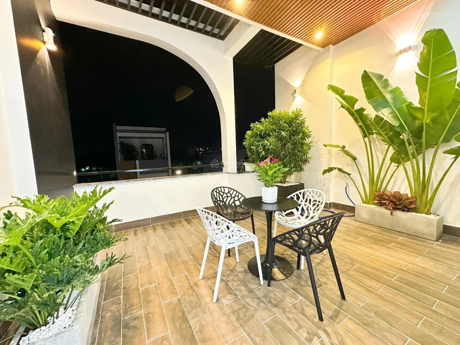 Bán nhà mới - siêu phẩm nhà phố 3 tầng lộ giới 19m