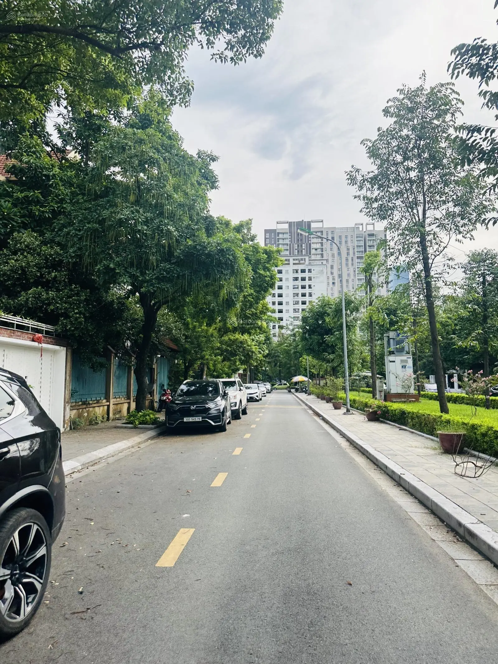 BÁN NHÀ CẦU GIẤY-Ô TÔ ĐỖ CỬA - VÀI BƯỚC RA PHỐ - 40M - 5 TẦNG - TIỆN ÍCH - HƠN 7 Tỷ