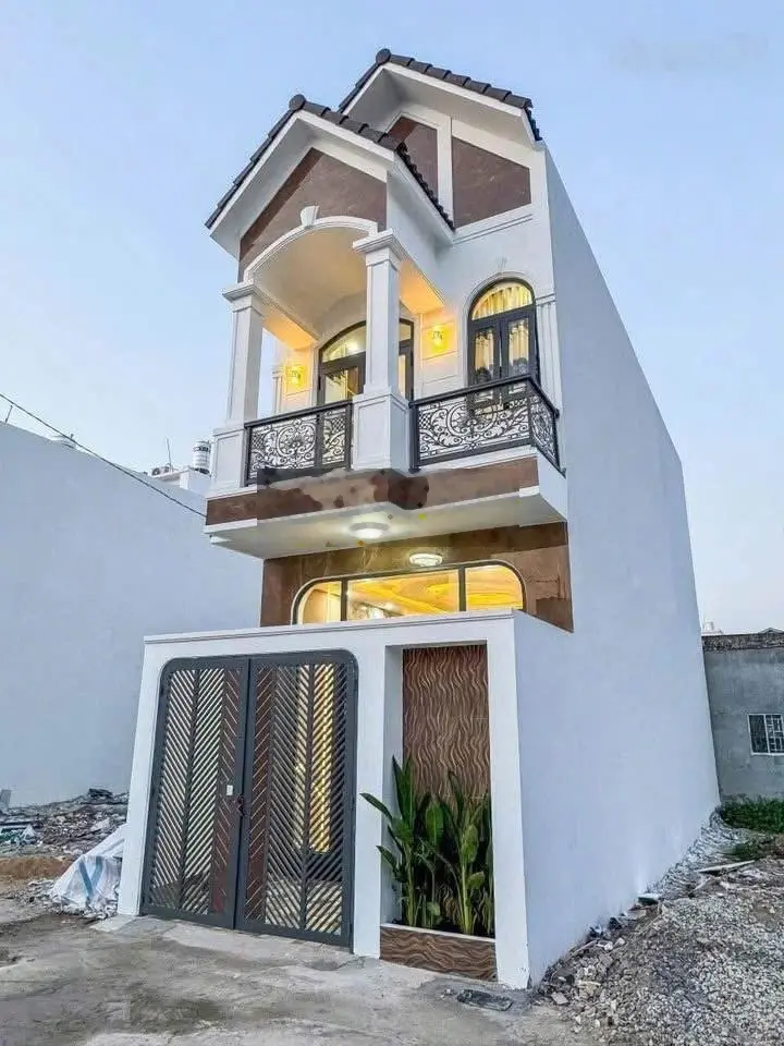 Nhà cần bán 1 triệt 1 lầu TDM giá 2ty370