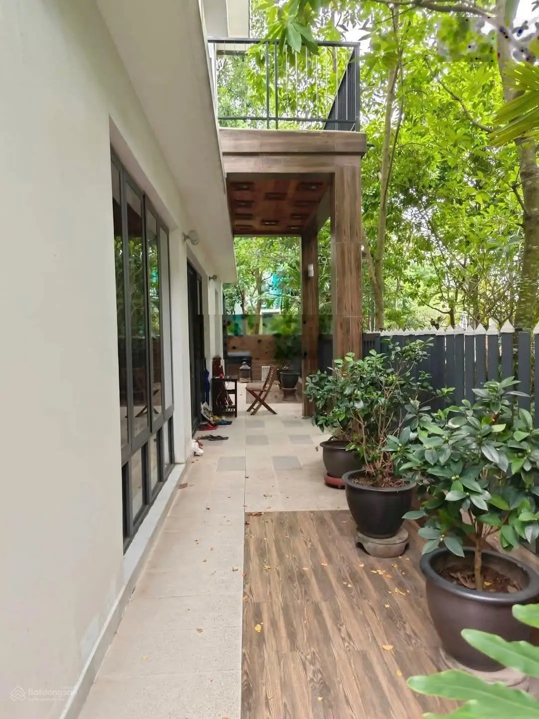 Bán bt gamura. lô góc 3 thoáng, dt,191m x 4 tầng. 5 ngủ. wieu vườn hoa. sổ vuông. giá, 59 tỷ