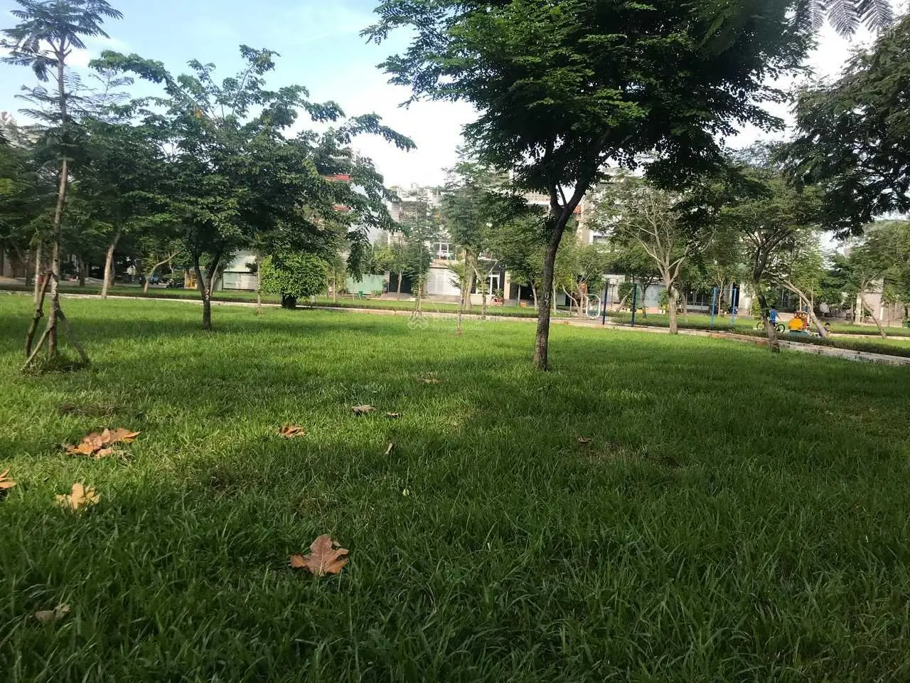 Bán nhà MT đường Số 24, khu Tên Lửa , 4.5 x 20m, 3.5 tấm, giá 12.5 tỷ.nhà đẹp giá tốt