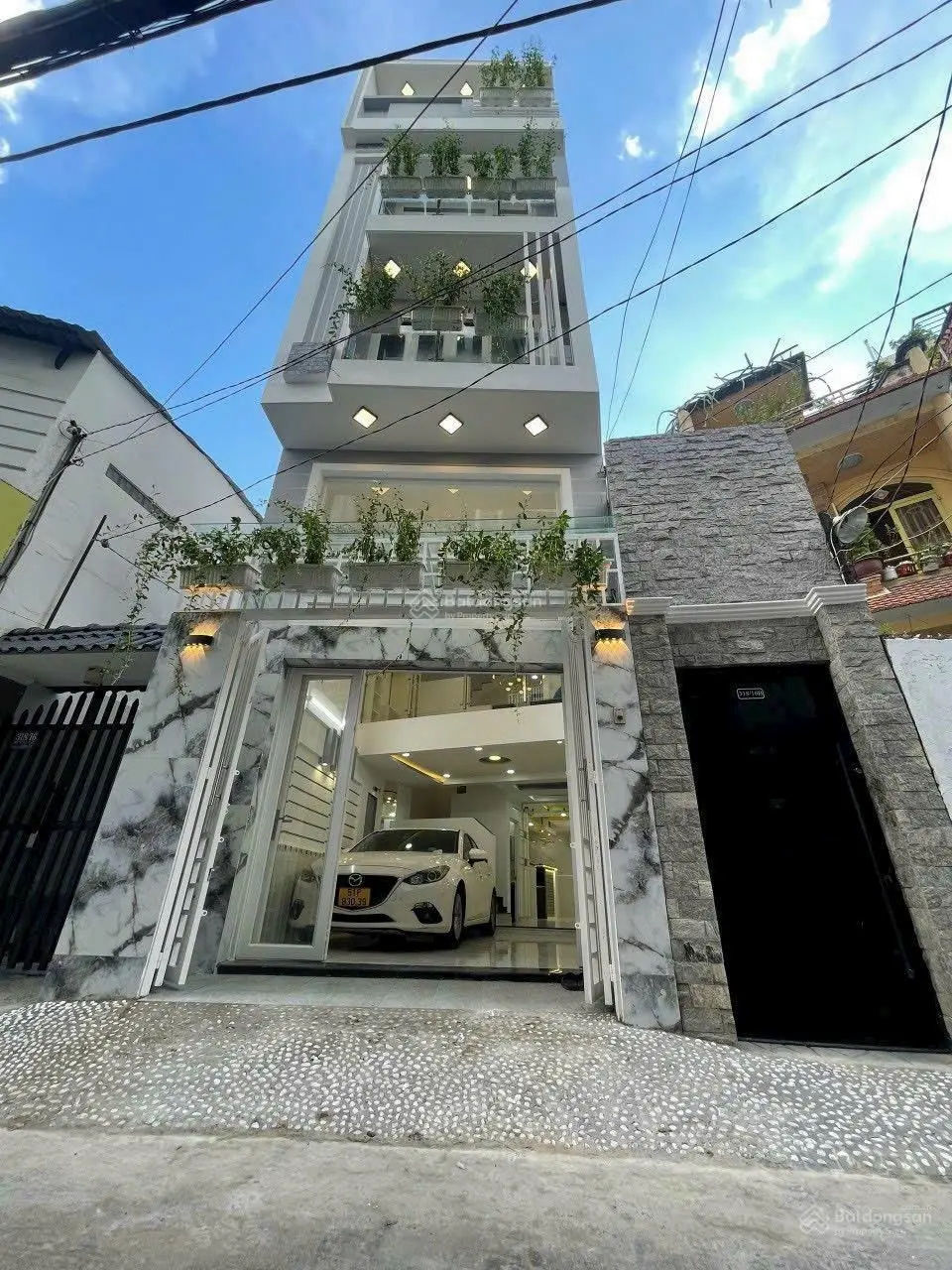 Nhà 5tầng, 40m2, xe tải vào nhà, đường Nguyễn Thiện Thuật,Q3, nhỉnh 9tỷ, liên hệ chính chủ